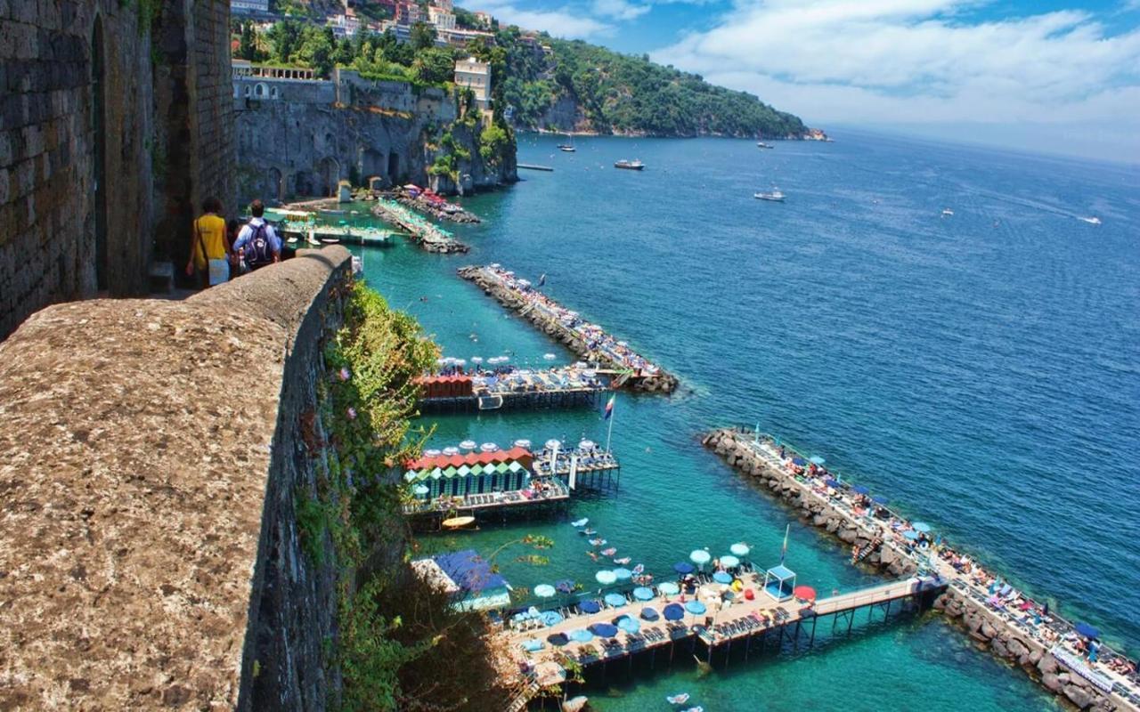 Casa Dominova De Luxe Hotel Sorrento Bagian luar foto